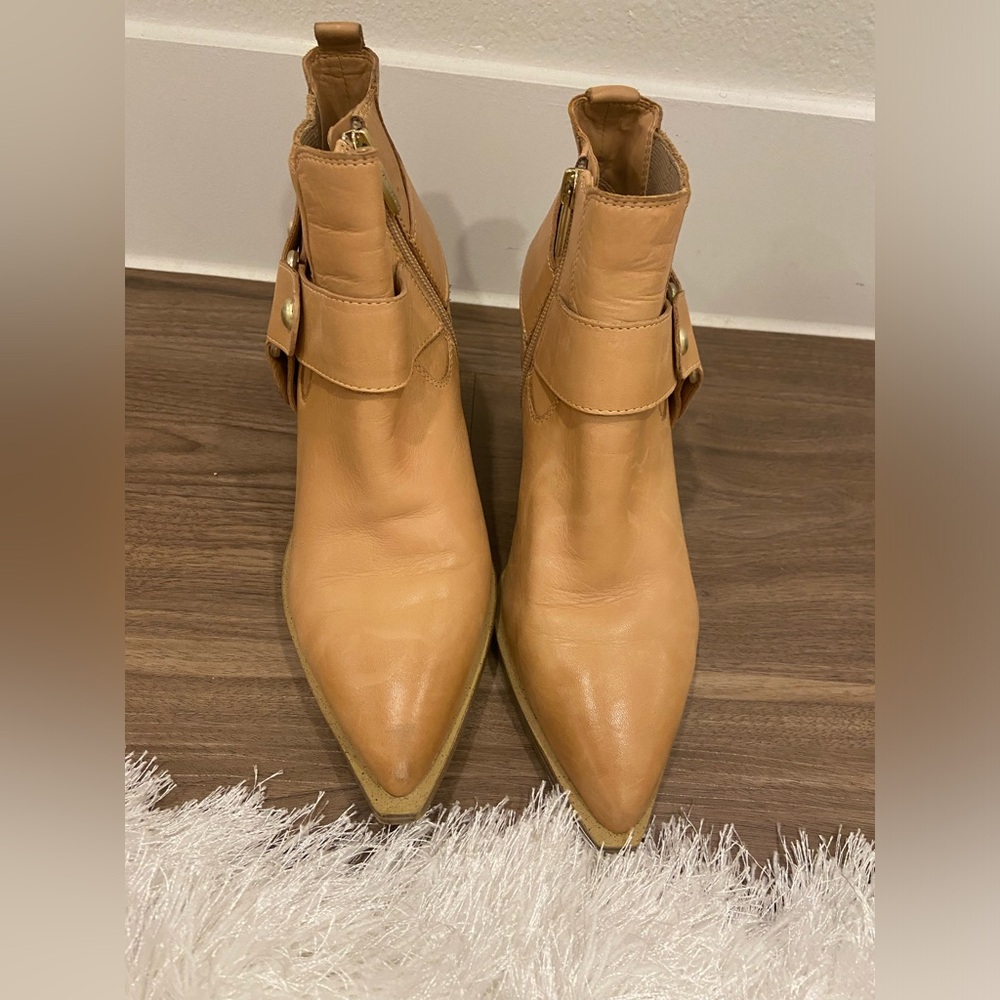 Vince Camuto Berindal Bootie Tan Leather Ankle Boots - Picture 2 of 5